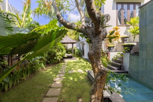 3BR Tropical Villa w/ Gazebo & Rooftop Lounge