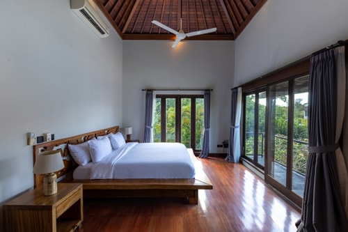3BR Tropical Villa w/ Gazebo & Rooftop Lounge