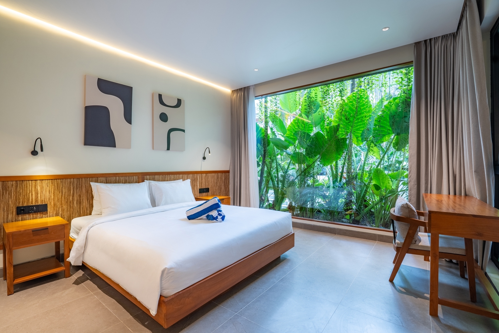 Deluxe 1BR Suite with Pool Access in Ubud Center