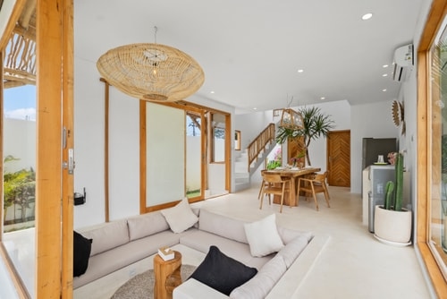 Gigi Sun - 3 Bedroom Villa with Pool, Canggu