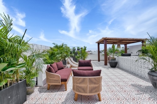 Elena Villa - 2BR with Rooftop and Pool, Cemagi
