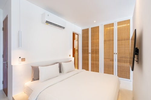 1BR Chic Apart near Pererenan Beach - Pool Balcony