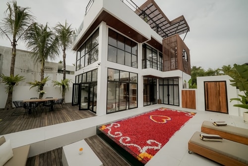 Modern Tropical Canggu 4BR Villa w/ Private Pool