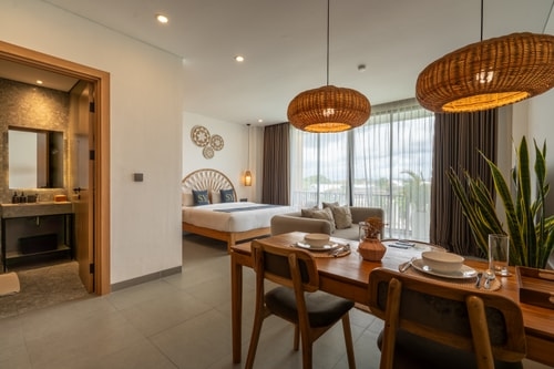 1BR Beachtown Canggu Suite | Pool, Near Batu Belig