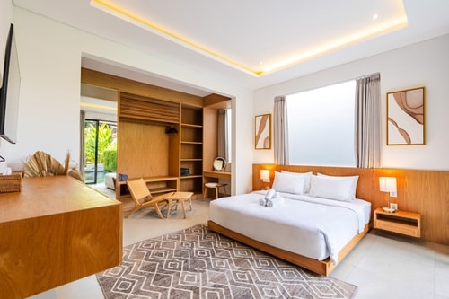 Canggu Luxe 4BR Villa | Pool, Gym & Paddy View