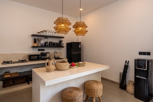 Enaya Villa - 1BR with Pool and Rooftop, Canggu