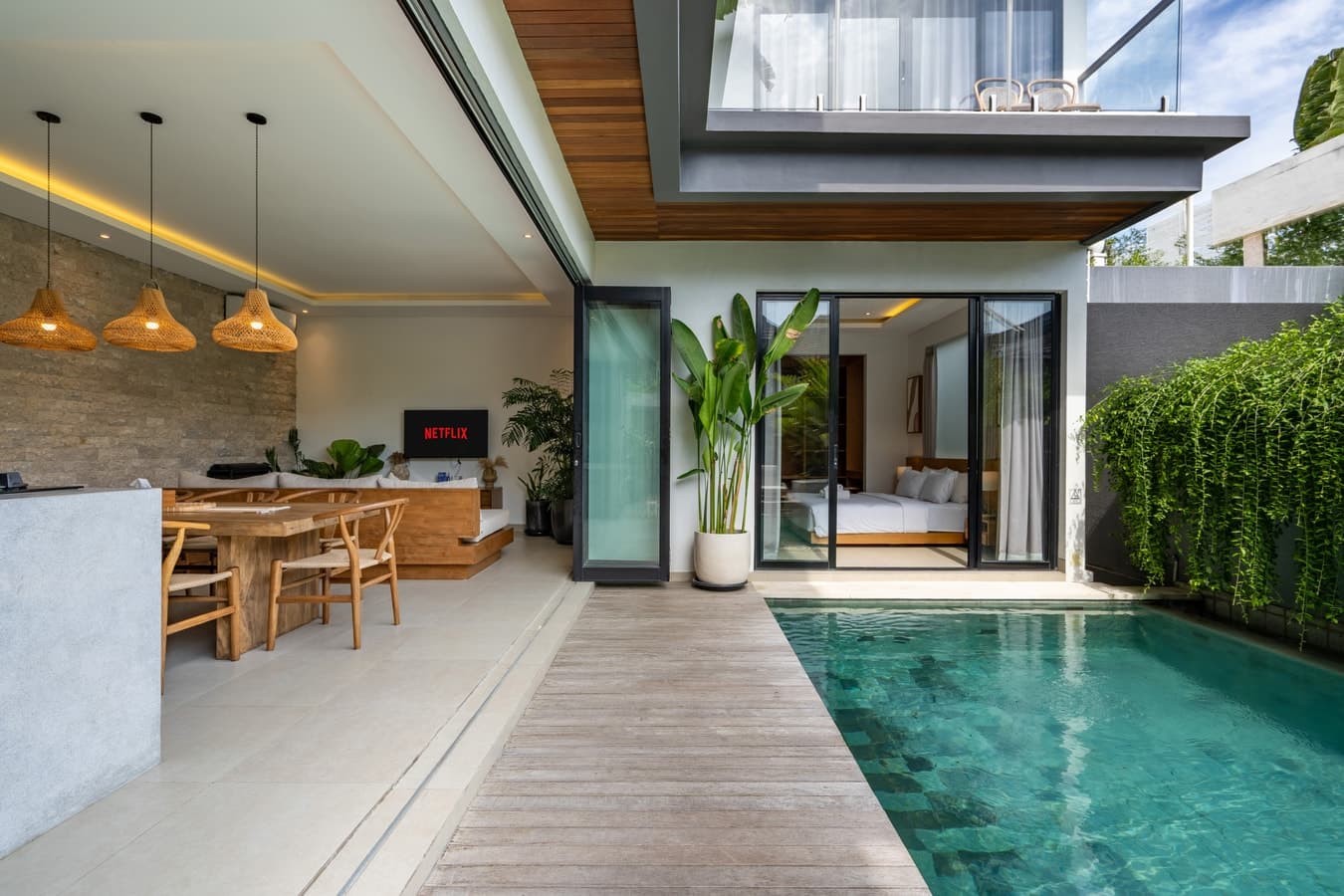 Yoki - 4BR Villa with Pool & Gym, Canggu