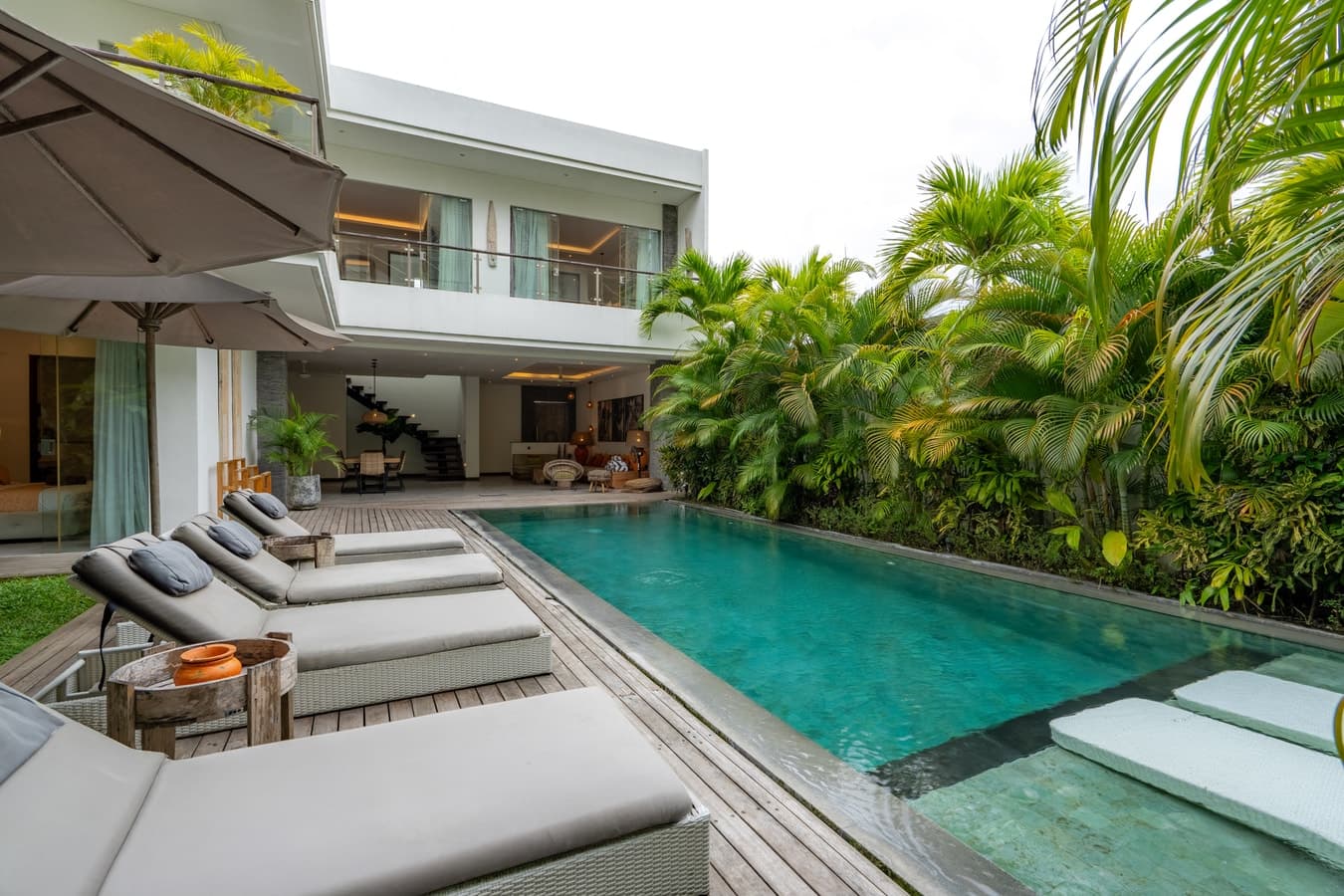 Flores - 4 Bedroom Villa with Long Pool, Berawa