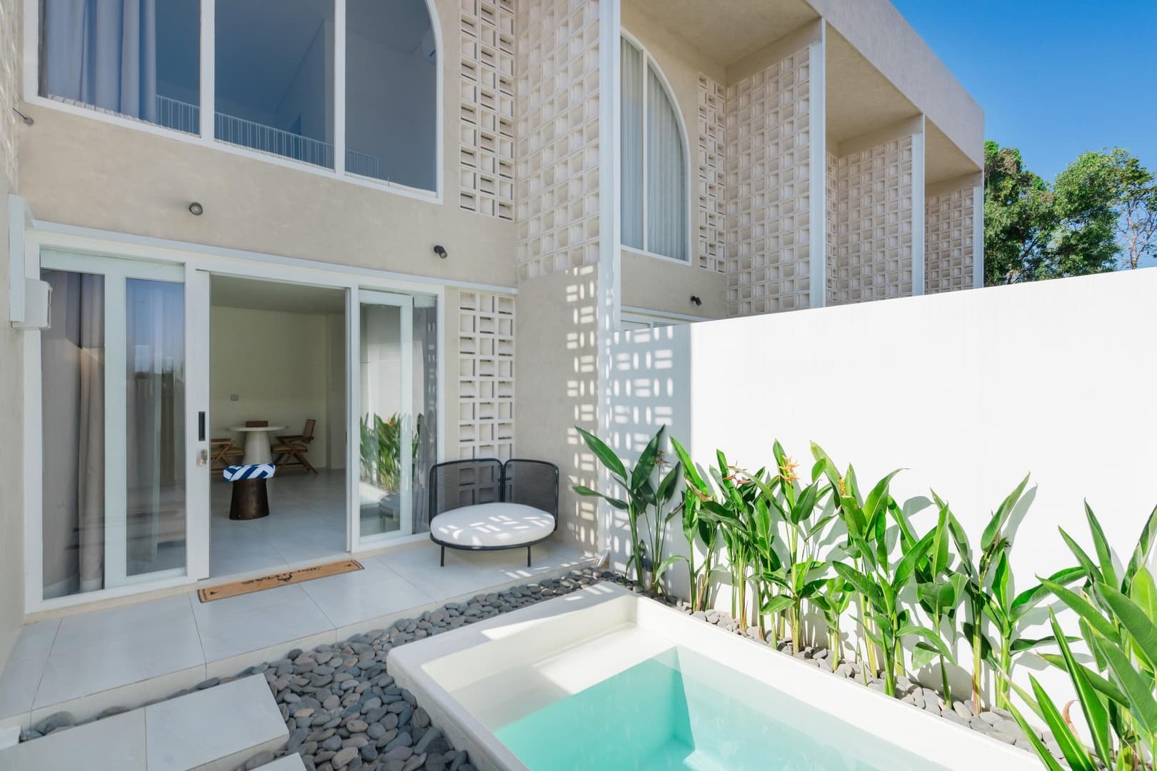 Mendi - Private Pool Villa, Near Nyang-nyang Beach
