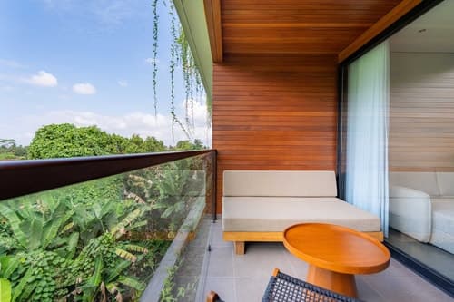 Studio Jungle View
