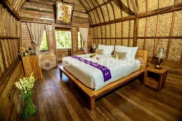 Freehold Jungle View Villa with Yoga Sala and Saltwater Infinity Pool in Ubud