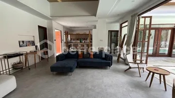 Newly Renovated Modern Family 3 Bedroom Villa in Umalas Prime Location