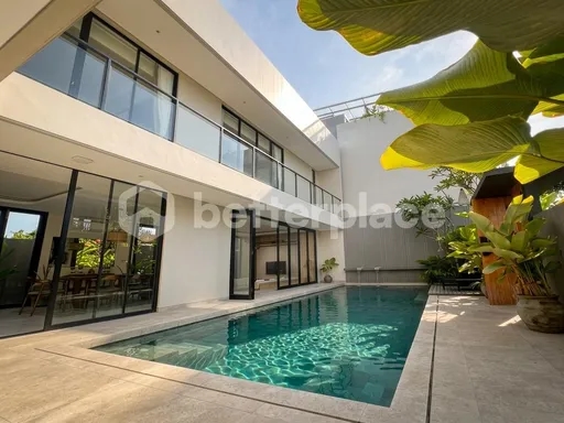 Refined Elegance Above the Ocean – Sophisticated Leasehold 4-Bed Villa in Ungasan with Breathtaking 360° Rooftop Vistas