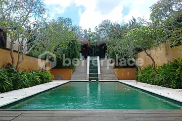 Tropical 4-Bedroom Villa Just 5 Minutes from Jimbaran Beach – Ideal Investment Opportunity