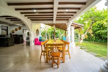 Refined Island Living in Kuta Legian – Elegant Modern 4-Bed Villa Surrounded by Lifestyle and Coastal Attractions