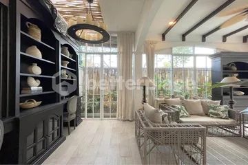 Stylish 3-Bedroom Modern Villa for Yearly Rental in Prime Berawa Location