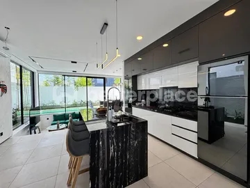Sophisticated Tropical Sanctuary 3-Bed Villa in Prime Seminyak Offering Contemporary Luxury Living and Strong Bali Rental Returns