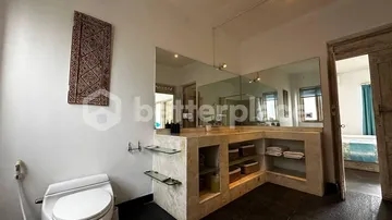 Elegant 4 Bedroom Modern Villa in Peaceful Kerobokan – Ricefield Views & Tropical Living
