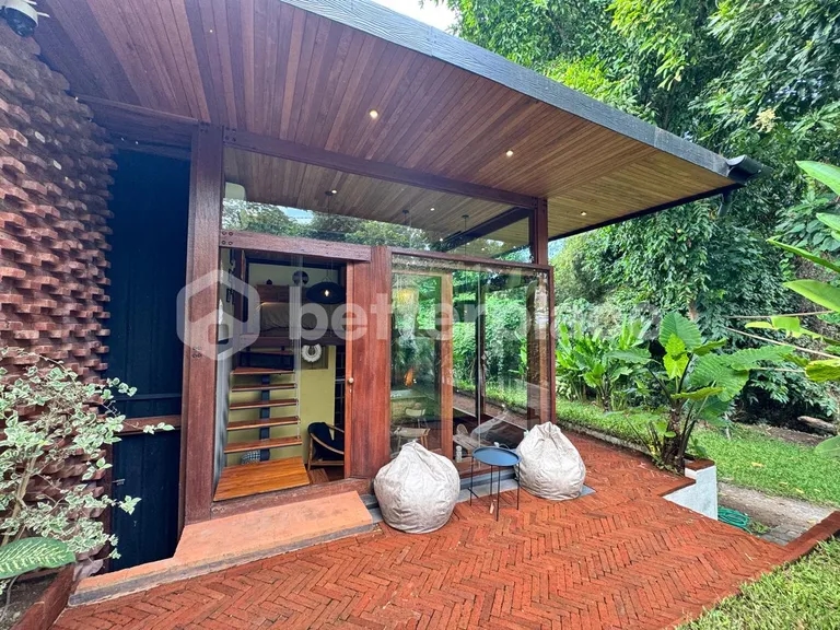 Experience the Perfect Coastal Lifestyle in This Charming Modular Wooden Loft – A Peaceful Designer Home Near Nunggalan Beach and Bukit's Best Cafés