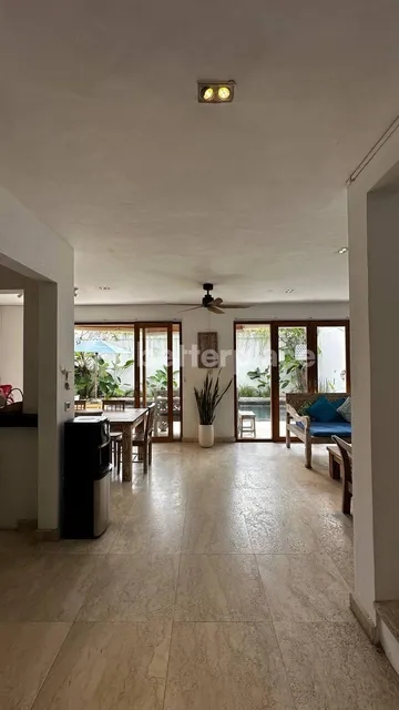 Elegant 4 Bedroom Modern Villa in Peaceful Kerobokan – Ricefield Views & Tropical Living