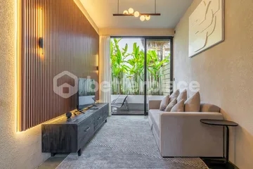 Modern Balinese Bliss, Spacious 1 Bedroom Loft Townhouse in Serene Babakan, Canggu