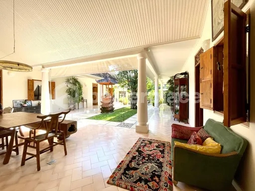 Semi Furnished Villa Invesment in Umalas 3 Bedrooms Leasehold