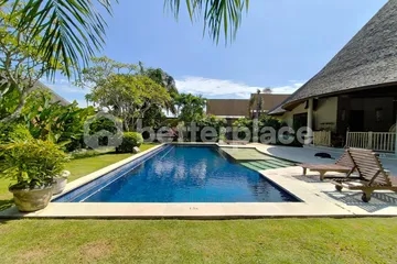 Bali Dream Leasehold Villa: Ultimate Comfort Steps from Petitenget Beach