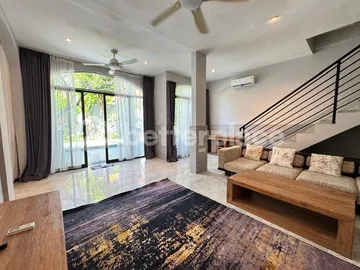 Beautifully Maintained Seminyak 3-Bed Villa with Private Swimming Pool, Modern Enclosed Living Spaces, and Easy Access to Bali’s Best Attractions