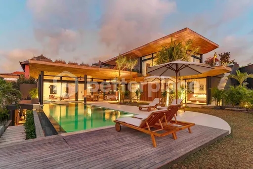 Elevate Your Lifestyle: Luxury Modern 5-Bedroom Uluwatu Villa with Ocean Breezes