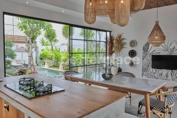 Modern with Tropical Concept Villa For Sale Yearly 3 Bedrooms in Tumbak Bayuh