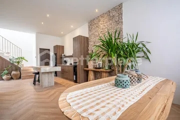 Modern 2 Bedroom Villa in Berawa with Rooftop Jacuzzi