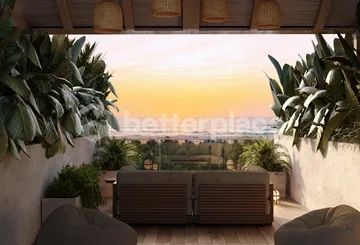 Spacious Penthouse Living with Sunrise Rooftop in Melasti
