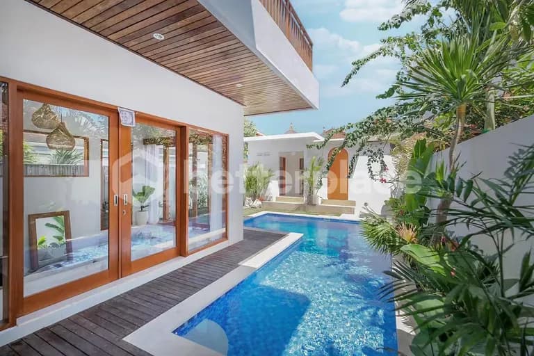 A Hidden Sanctuary in Echo Beach Featuring a Beautifully Curated 3-Bedroom Luxury Villa with Private Pool and Sophisticated Island Charm