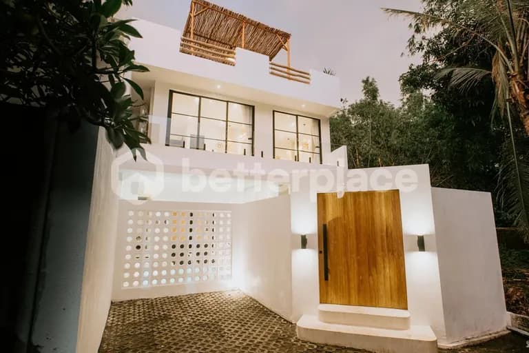 A Rare Opportunity: Chic Leasehold 3-Bed Villa Designed for Serenity & Sophistication
