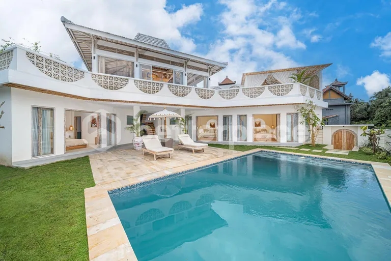 Refined Living Surrounded by Nature – A Fully Furnished Four-Bedroom Villa with Panoramic Sunset and Rice Field Views, Blending Privacy, Scenic Beauty, and Enduring Investment Appeal