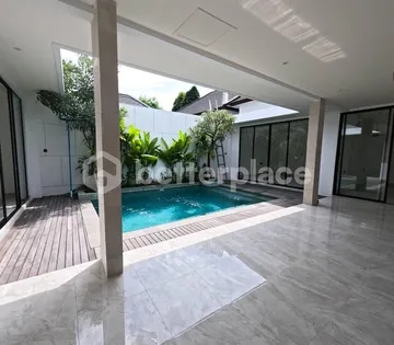Invest in Paradise: Luxurious Leasehold 3-Bedroom Villa in Seminyak, Just Minutes from Petitenget Beach and Upscale Amenities