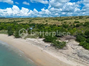Extraordinary Freehold Beachfront 40 are Land Opportunity in Sumba Ideal for Exclusive Private Estates Wellness Retreats or Luxury Hospitality Projects