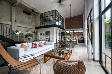 Luxurious Tropical Industrial Villa in Prime Canggu Area: A Tranquil Retreat Close to Canggu Beach