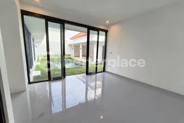 Minimalist Modern Living in Canggu – Yearly Rental 3-Bed Villa Near Batu Bolong Beach
