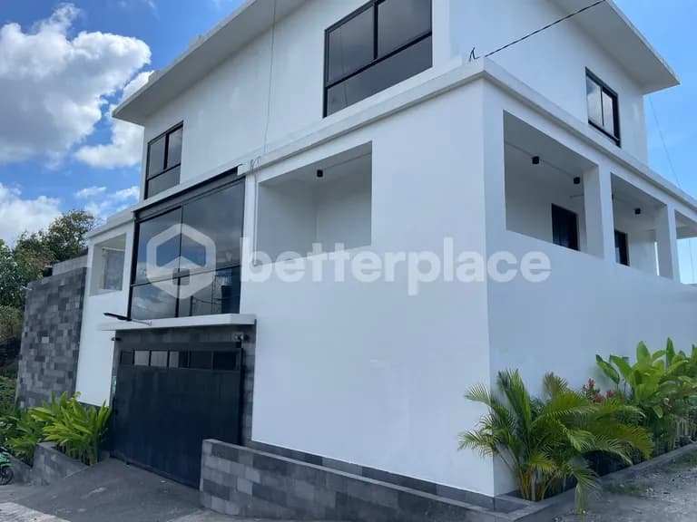 Modern and Spacious 3 Bedroom Villa with Rooftop in Jimbaran