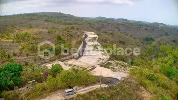 Beautiful Terrace-Contour Land with Ocean Vistas and Premium Access Road in One of Nusa Penida’s Most Promising Locations