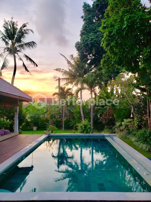 Elegant Family-Friendly 3-Bedroom Villa in Canggu Padonan with En-Suite Bedrooms, Beautiful Pool & Exceptional Garden Setting