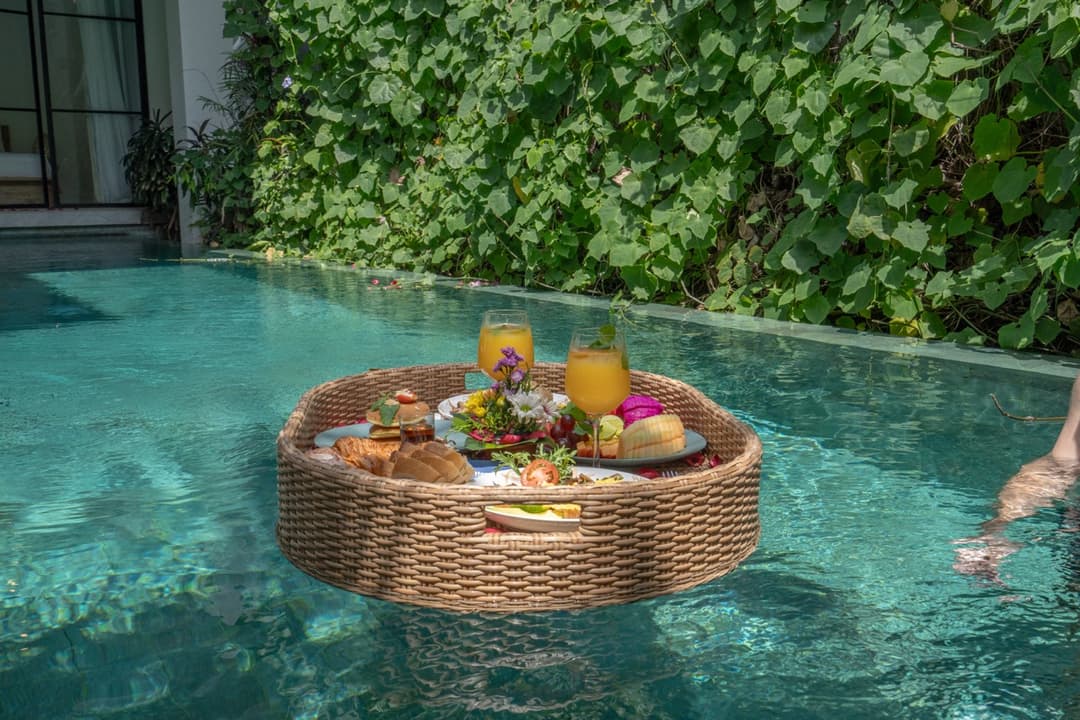 Rental Floating Tray - Image 2