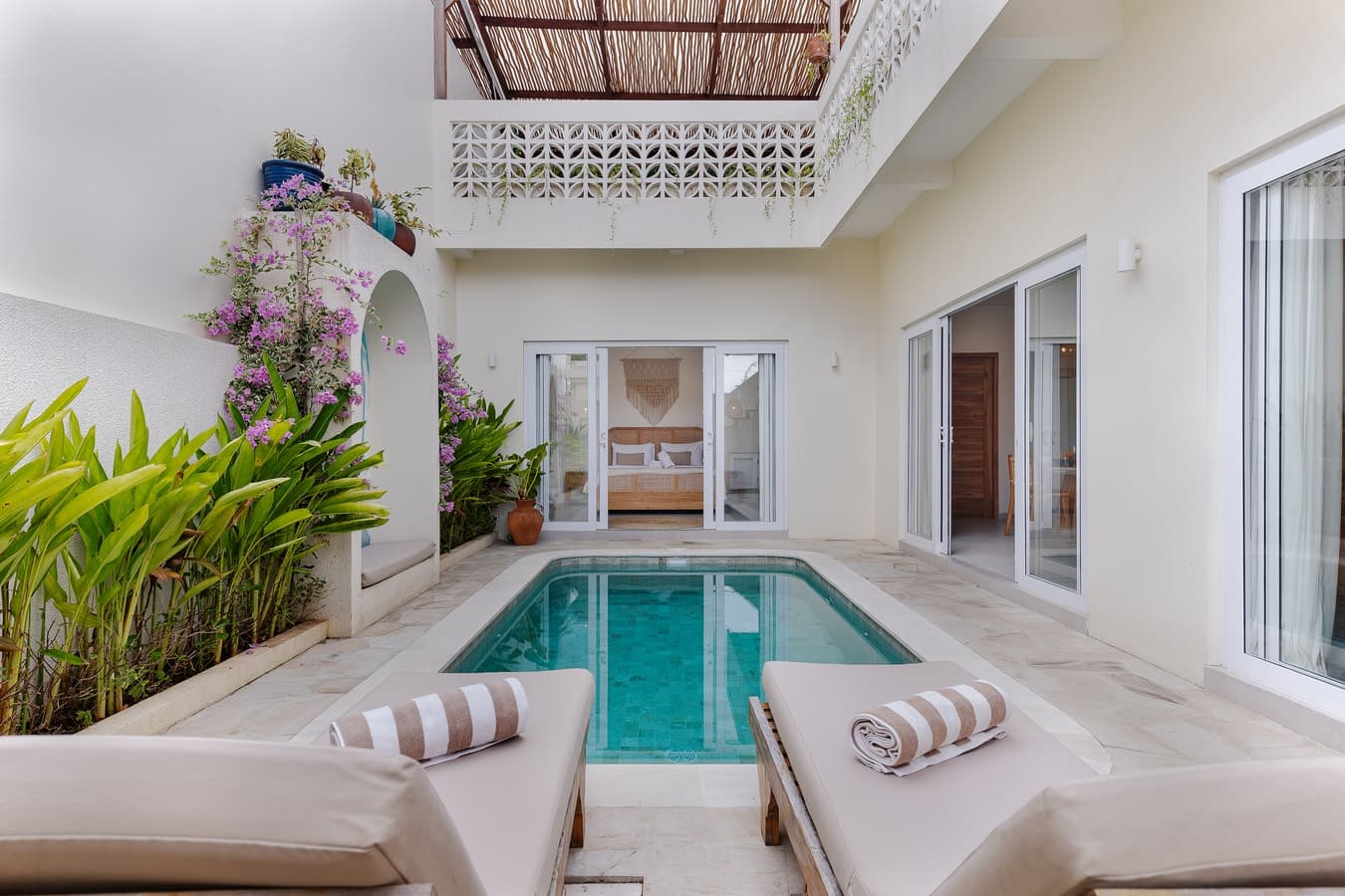 Mata Biru - 2BR with Pool and Rooftop, Uluwatu