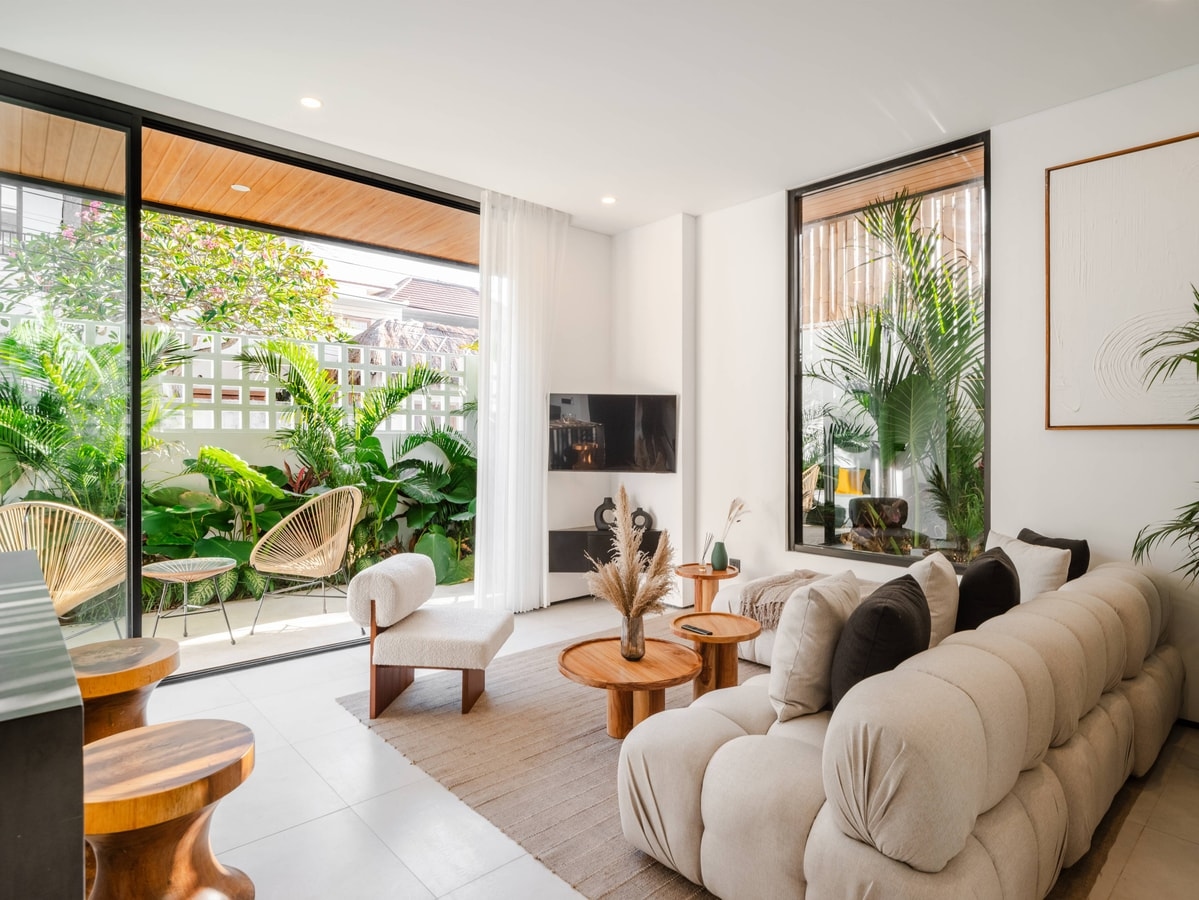 1BR Private Suite with Shared Pool