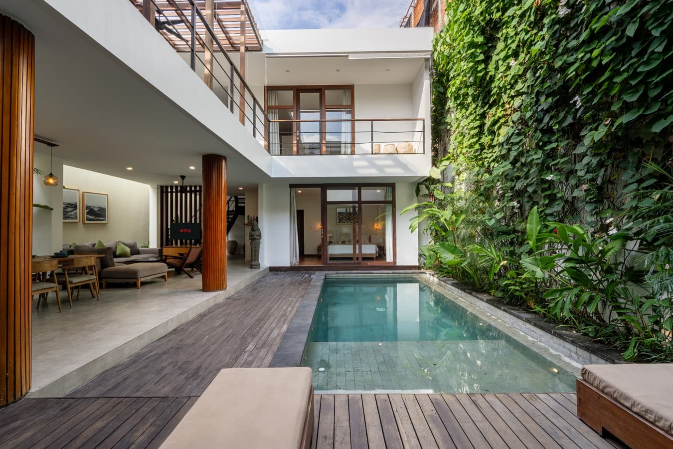 Green Moon 2 - 4BR with Pool and Rooftop, Berawa