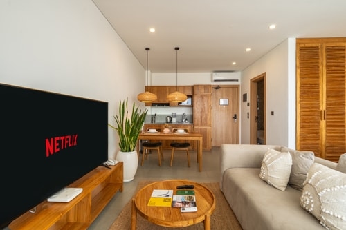1BR Luxe Batu Belig Beachside Apart | Pool Access