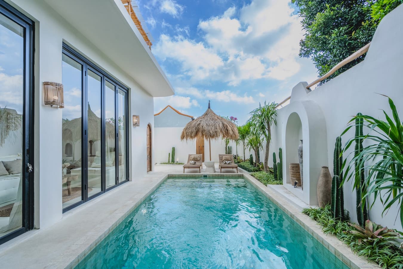 Luana - 2BR Villa with Pool and Rooftop, Canggu