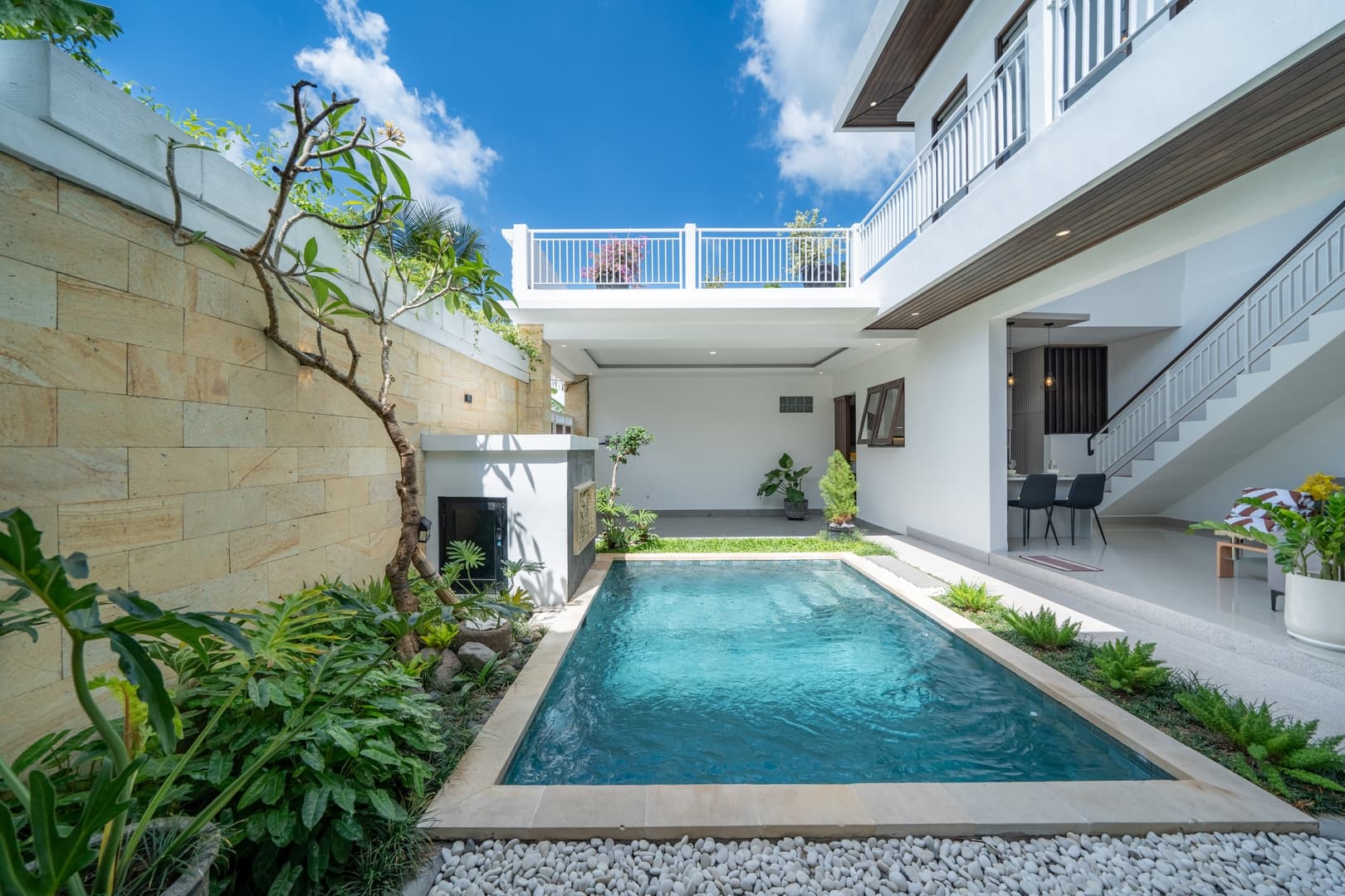 Addhika - Rooftop Terrace Villa with Pool, Berawa