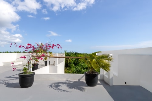 Enaya Villa - 1BR with Pool and Rooftop, Canggu
